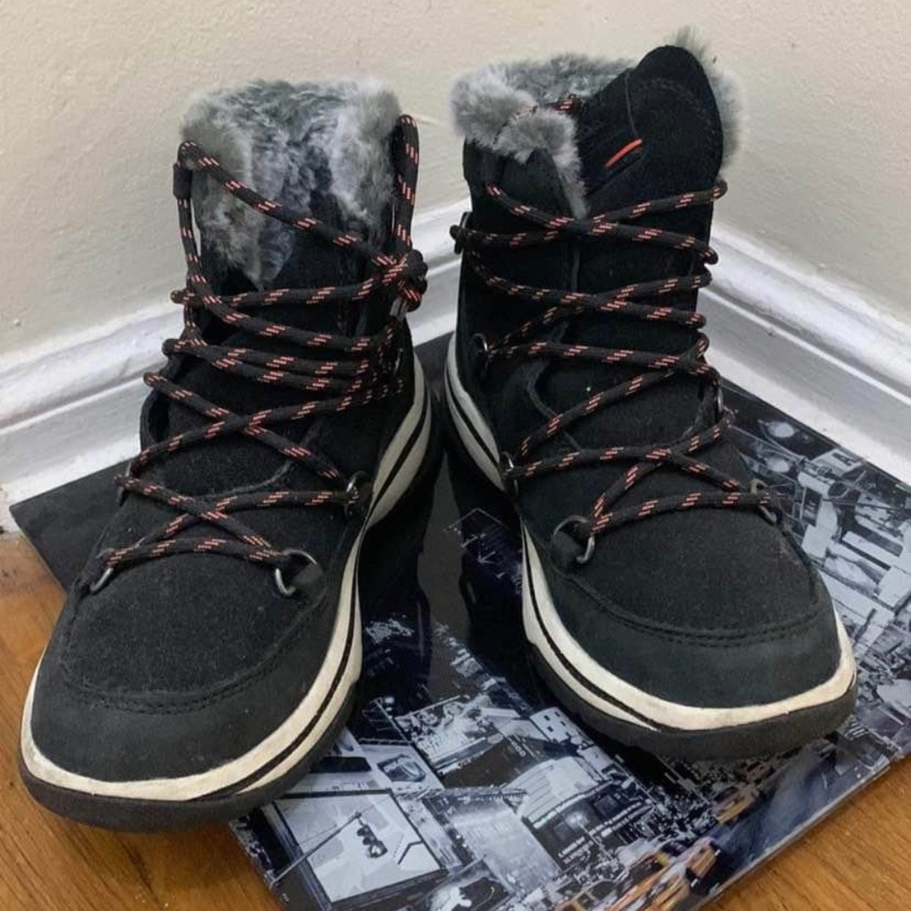 Roxy leather boots